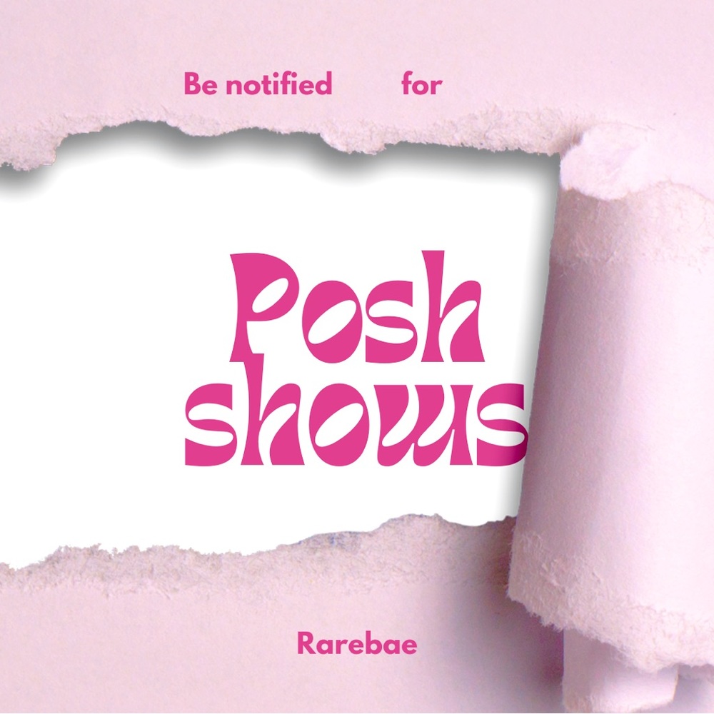LIKE this listing to be notified for Posh Live Shows! 💖